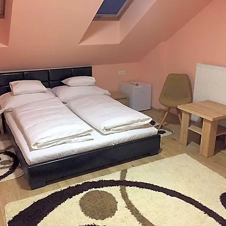 Couette-café Mokka Panzio 3*