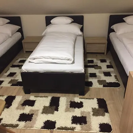 Mokka Panzio 住宿加早餐酒店 3*