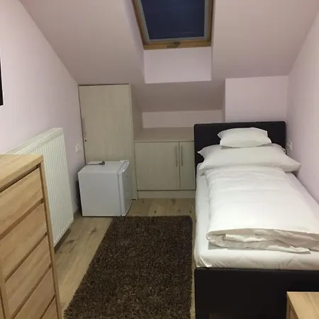 Mokka Panzio לינה וארוחת בוקר סארוואש